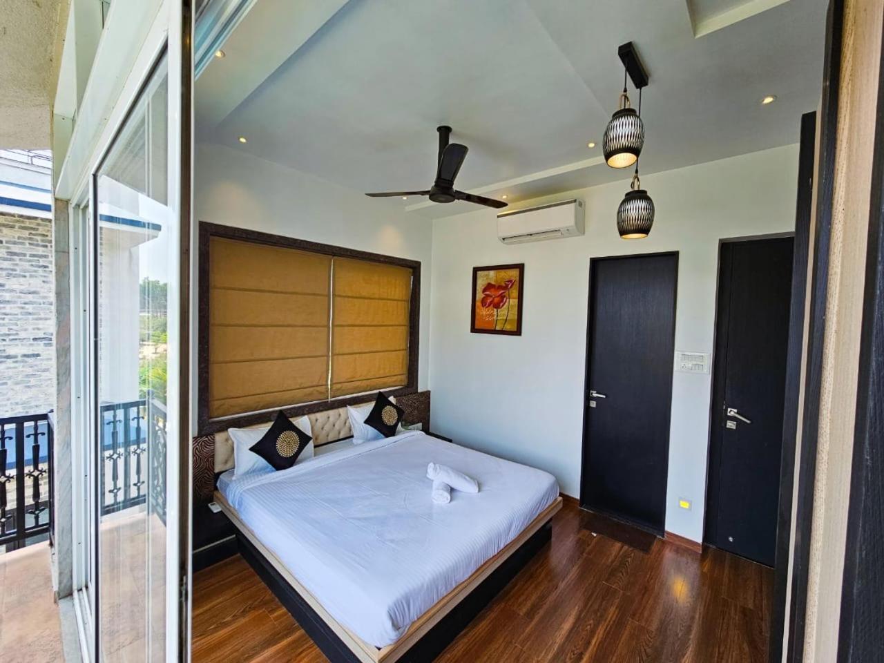 Premium Chalet Lonavala Exterior photo